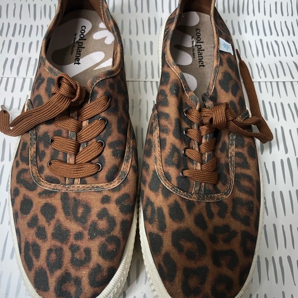 Cool planet by Steve Madden sneakers - Picture 2 of 7